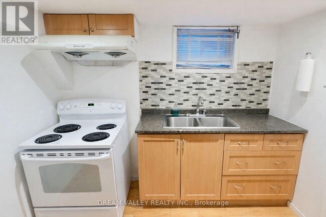 Building Photo - 50 Kilgreggan Crescent