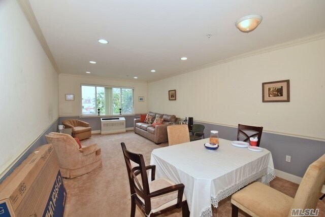 Building Photo - 130 Post Ave