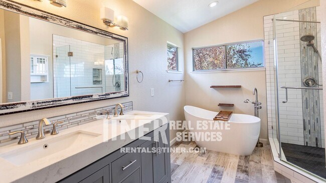Foto del edificio - 1036 McRae Way
