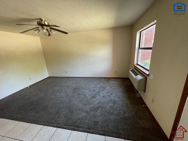 Foto del edificio - 1912 SW D Ave