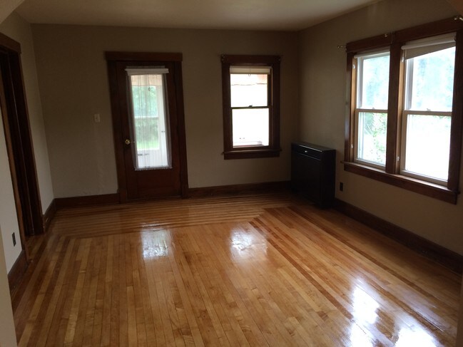 Sala de estar - 807 E Grand Ave