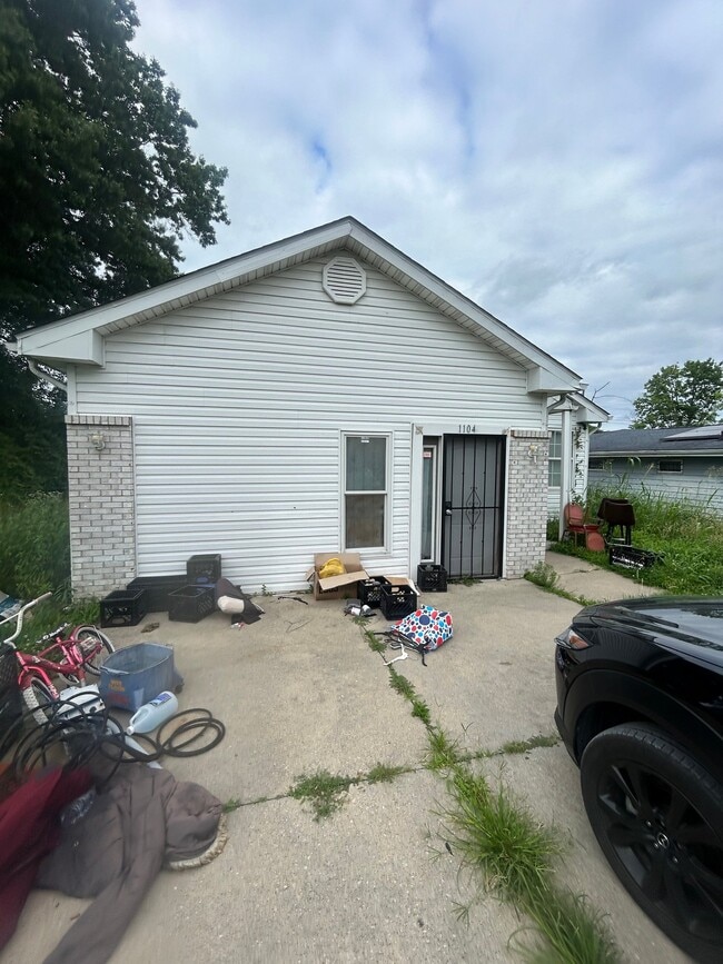 Building Photo - 1104 N 41st St