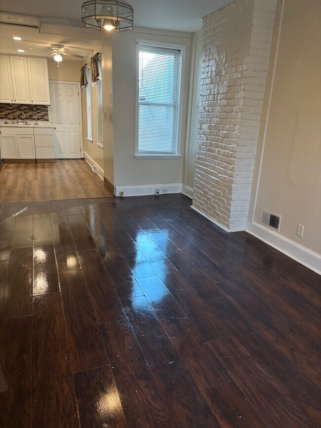 Foto del edificio - 1324 Read St