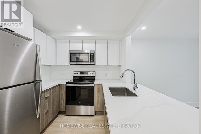 Building Photo - 100 Liberty St N