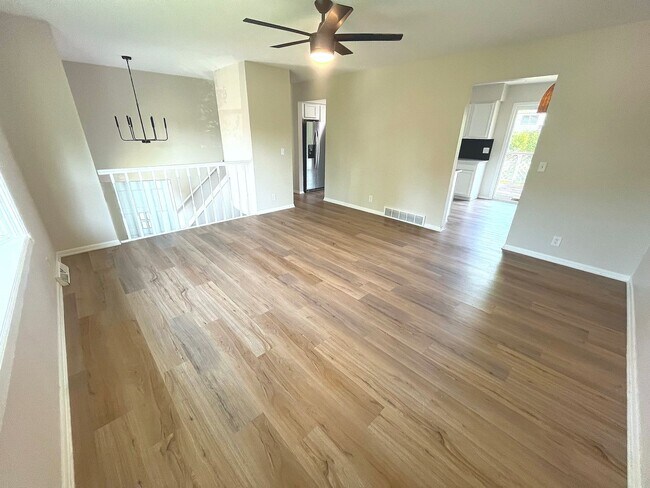 Foto del edificio - Charming 2 Bed, 1.5 Bath Home in Omaha – P...