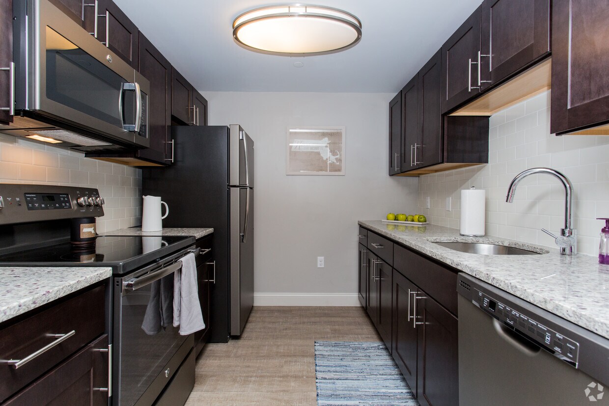 Commonwealth Residences Apartments in Wayland, MA