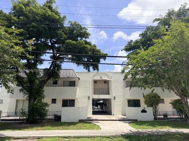 Building Photo - 465 S Royal Poinciana Blvd