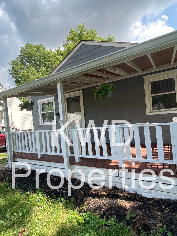 Building Photo - 127 Green Acre Dr