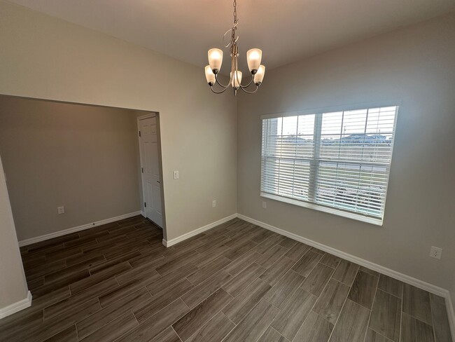 Building Photo - 3 Bedroom - 2 Bathrooms - 2 Car Garage - N...