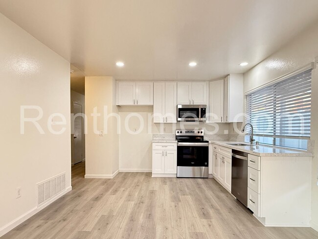 Building Photo - 13877 Wayland Grove Ct