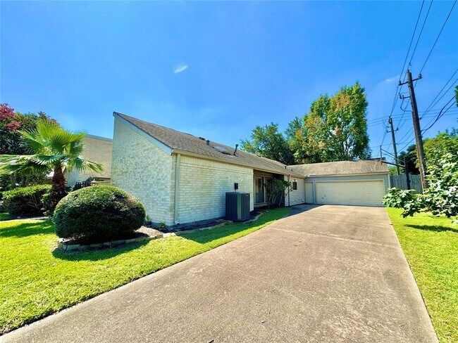 Building Photo - 7743 Portal Dr