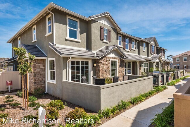 Building Photo - 3 br, 2.5 bath House - 6604 Calle Koral