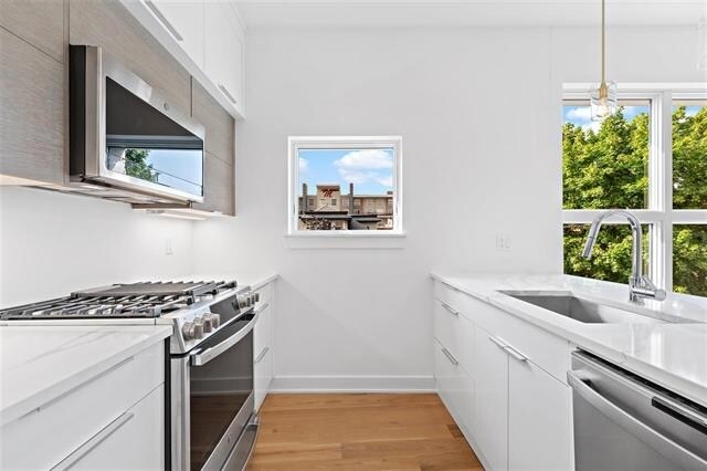 Foto del edificio - 6025 Boulevard E