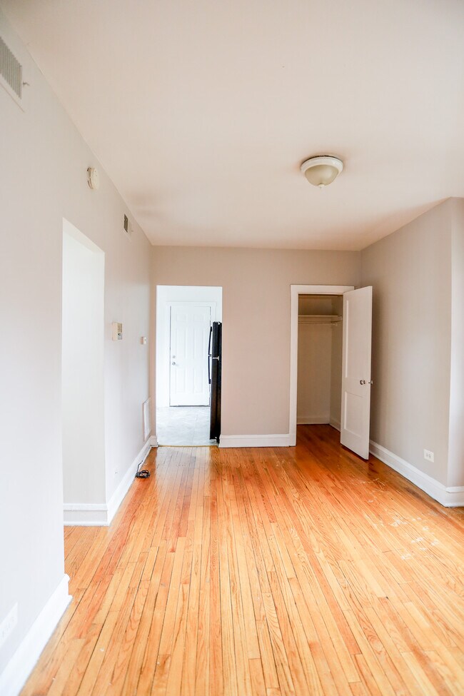 Building Photo - 2625.5 N Spaulding Ave