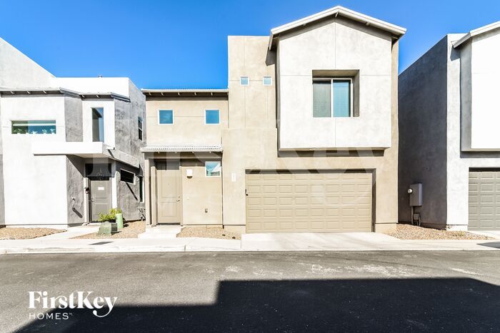 Foto principal - 2875 North Fair Oaks Avenue