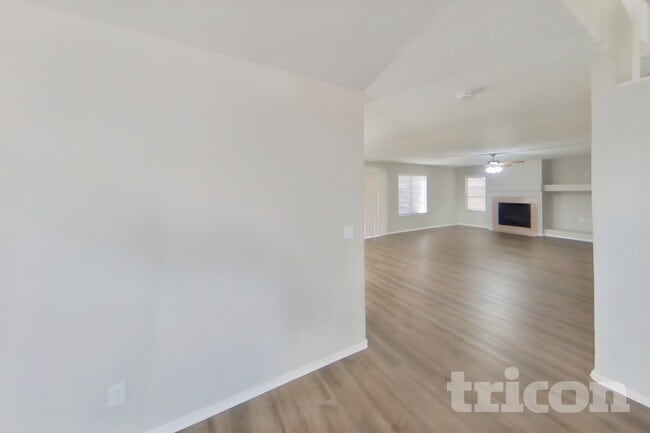 Building Photo - 16191 N 157th Dr