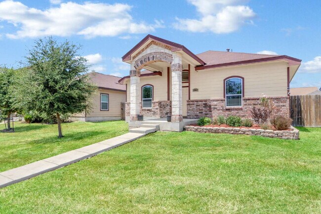 Building Photo - 5983 Midcrown Dr