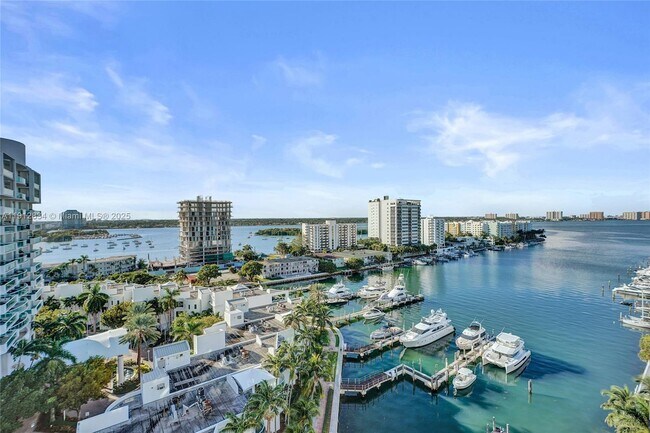 Building Photo - 7910 Harbor Island Dr