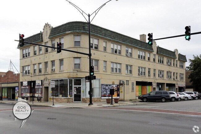 Building Photo - 3153 N Long Ave
