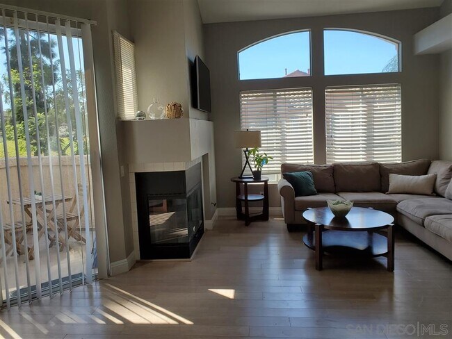 Building Photo - 1375 Serena Cir