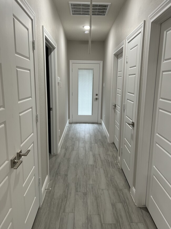 Building Photo - 2610 Appian Way