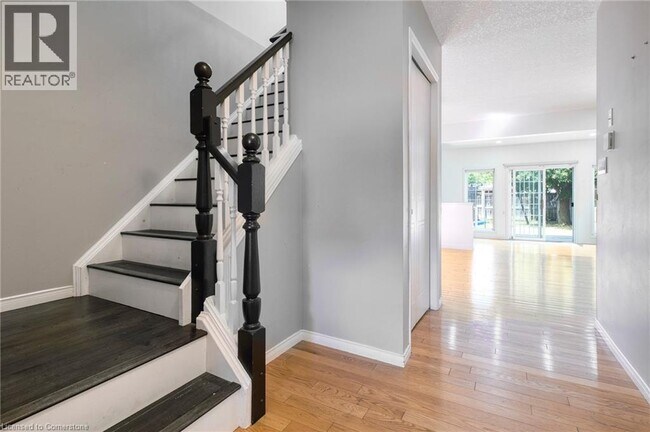 Building Photo - 624 S Haven Dr