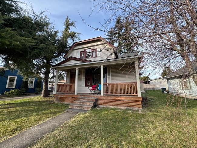 Building Photo - Sunnyland 5BR Near Trader Joe's – Walk to Schools, Private Yard, Pet Friendly | Pre-Leasing Aug 2026