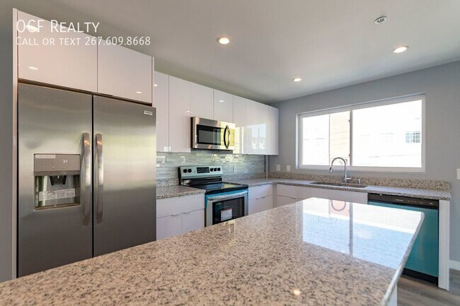Building Photo - 3 Bed Temple Apartment