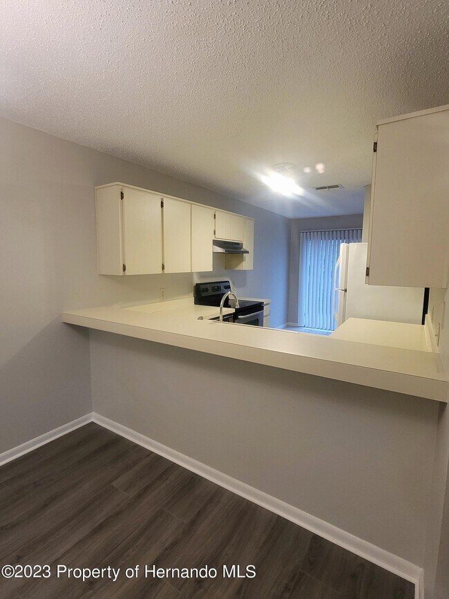 Foto del edificio - 410 Landing Blvd