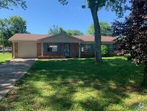 Building Photo - 21045 Myrtlewood Dr