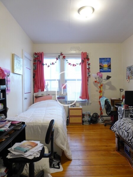 Foto del edificio - 11 Parker Hill Ave