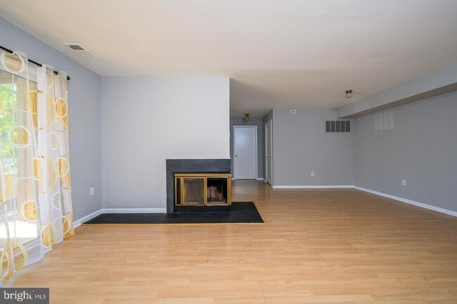 Building Photo - 115 Cascade Ct