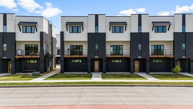 Building Photo - 3771 Riverside Dr