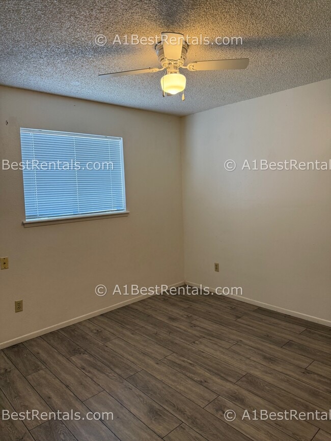 Building Photo - 5355 Yosemite Blvd