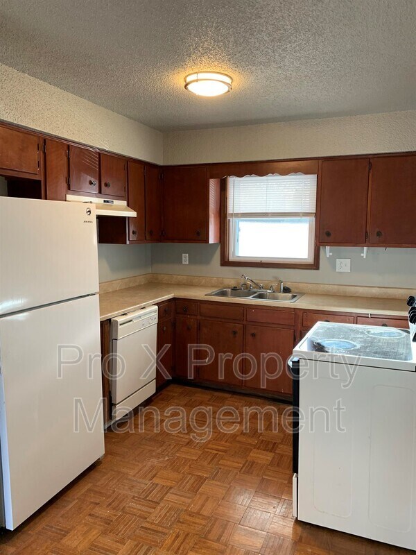 Building Photo - 409 N Zinc Pl