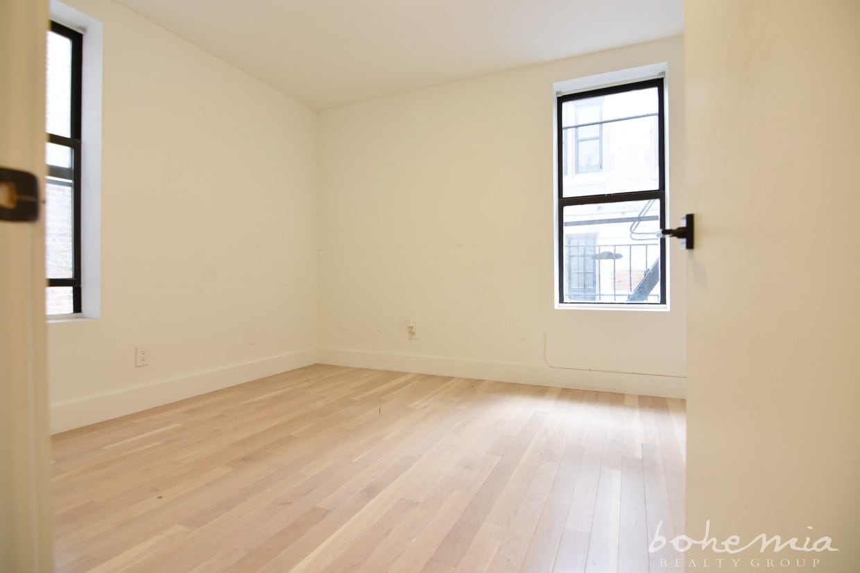Primary Photo - 137 W 137th St