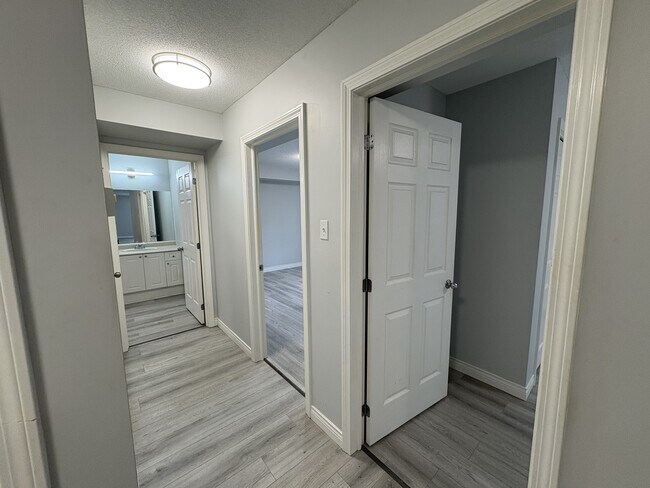 Photo du bâtiment - 70 Glasier Rd