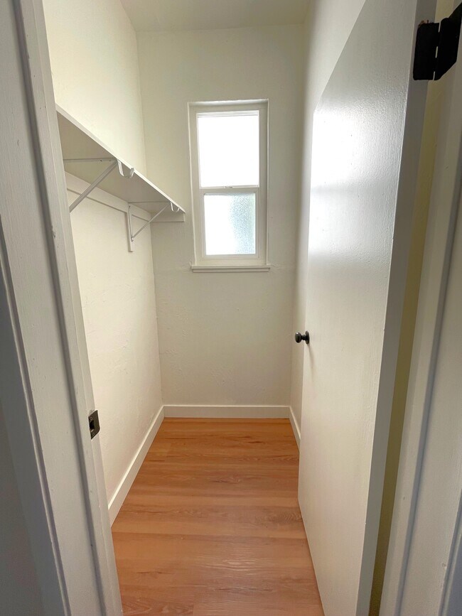 Foto del edificio - 1923 West St