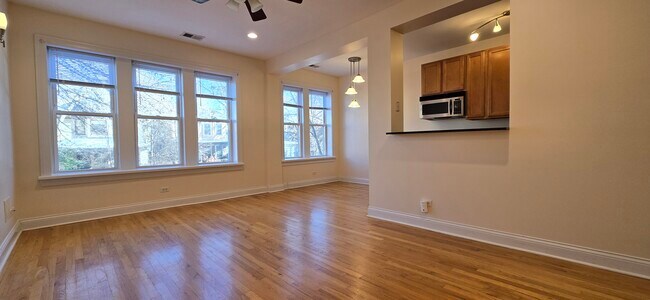 Building Photo - 6812 N Wayne Ave