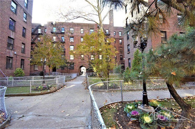 Foto del edificio - 725 4th Avenue #JJ2R