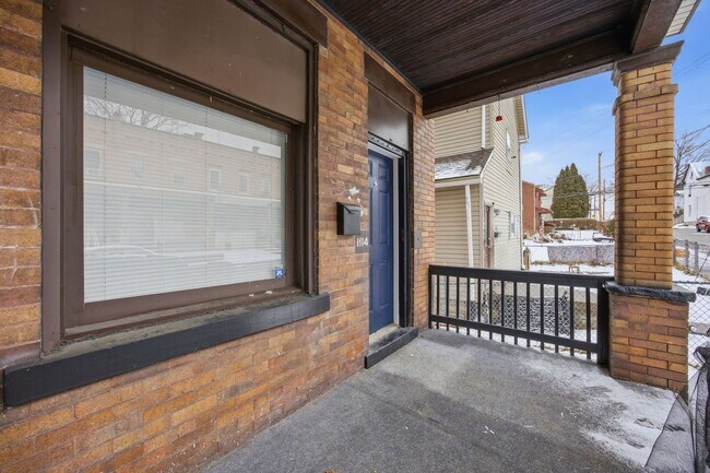 Foto del edificio - 1114-1118-1118 Sutherland St