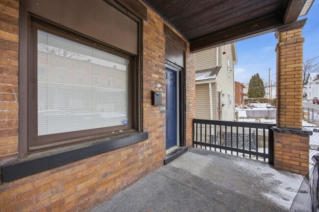 Building Photo - 1114-1118-1118 Sutherland St