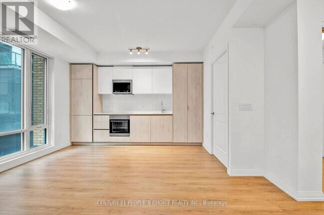 Building Photo - 8 Widmer St