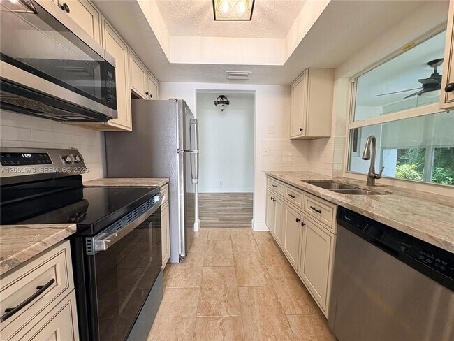 Foto del edificio - 140 NW 27th St