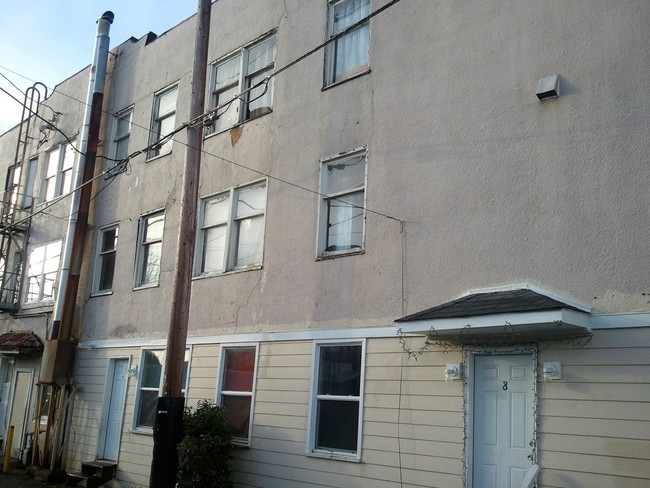 Building Photo - Harvard Apartments