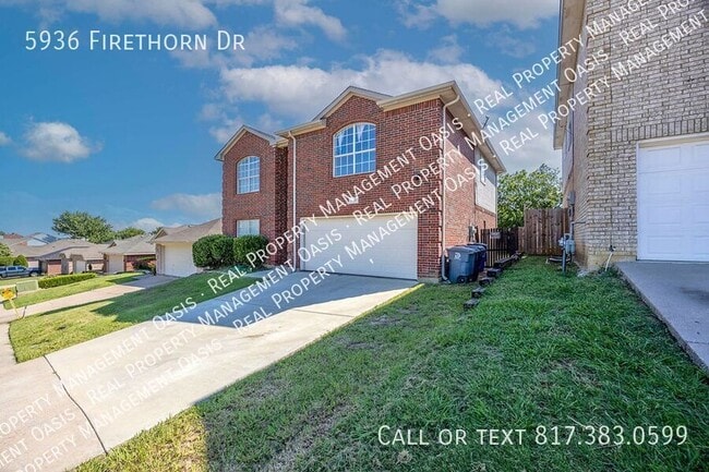 Photo - 5936 Firethorn Dr House
