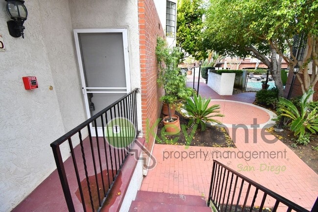 Foto del edificio - Carlsbad|Orleans East community, La Costa neighborhood | Multi-level Apartment | Enjoy quick acce...