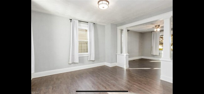Comedor - 3436 Chesapeake Blvd