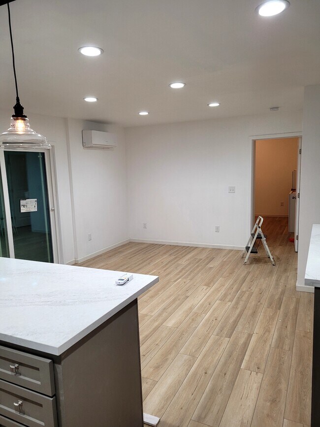 Building Photo - 14149 Flomar Dr