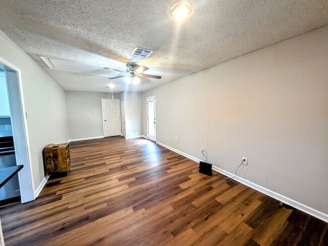 Building Photo - 2528 Joy Ann Dr